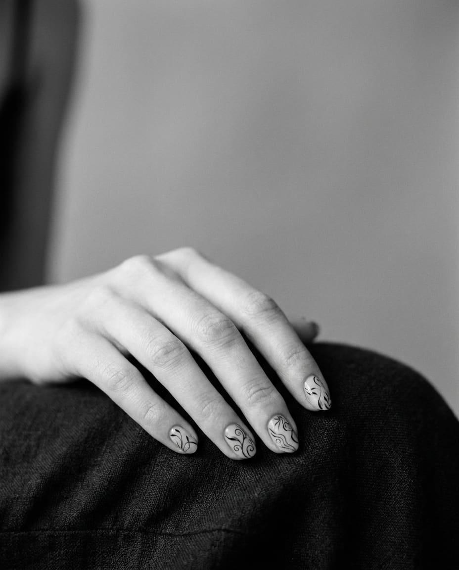 Fotografia editorial ilustrando o serviço Nail Art Couture
